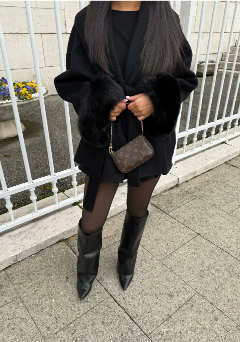 Melissa – Eleganter Mantel mit Pelzdetails