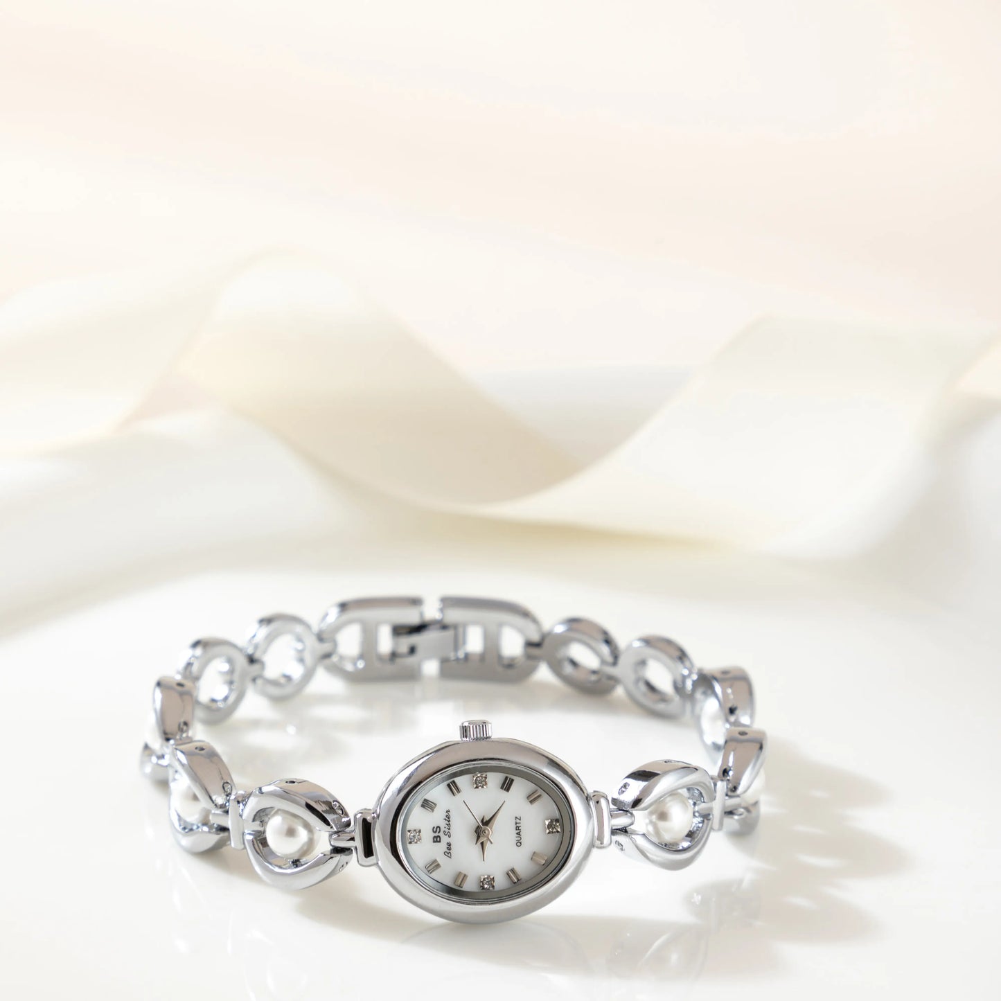 Lora | 16k Gold Edition