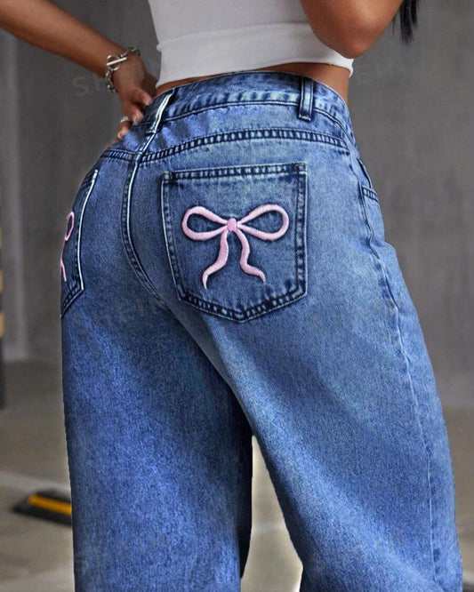 Lässige Verwaschene Jeans mit Weitem Bein und Bestickter Schleifentasche Passend zu Allen Outfits