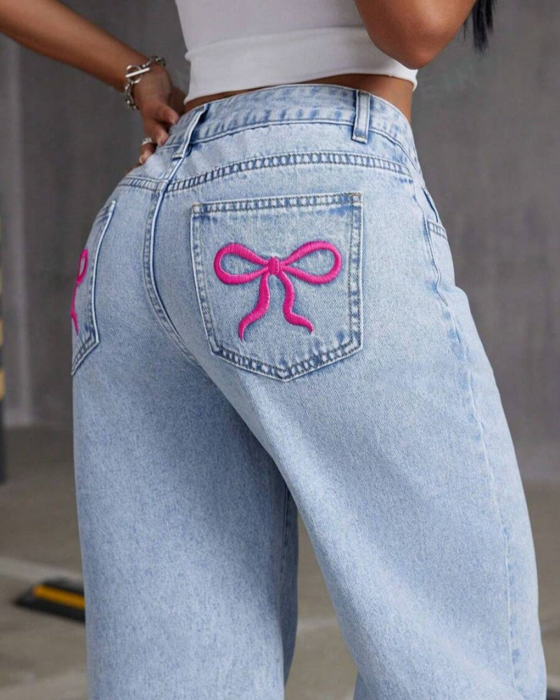 Lässige Verwaschene Jeans mit Weitem Bein und Bestickter Schleifentasche Passend zu Allen Outfits