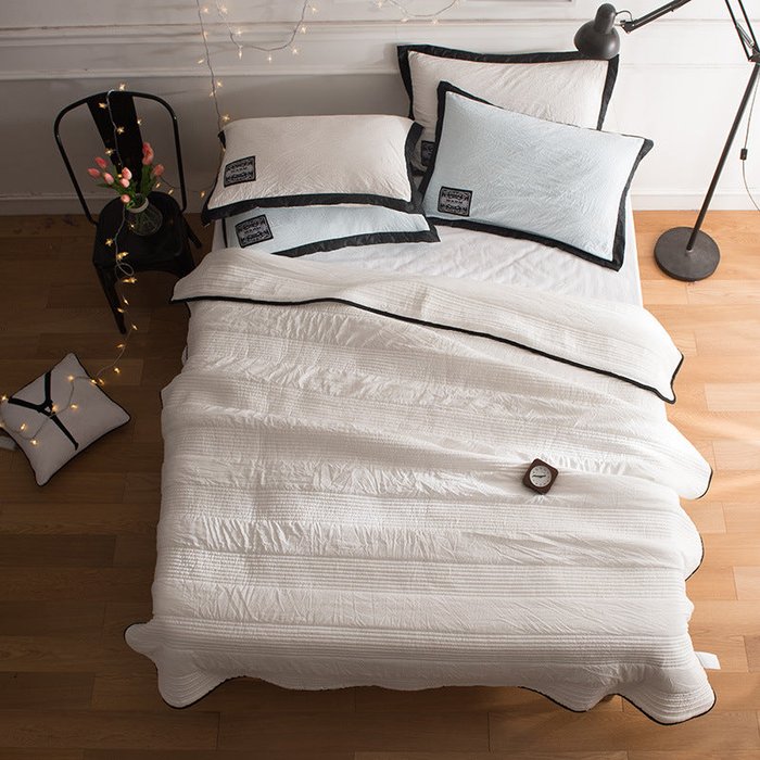 Coole Seidige Kingsize Sommerdecke