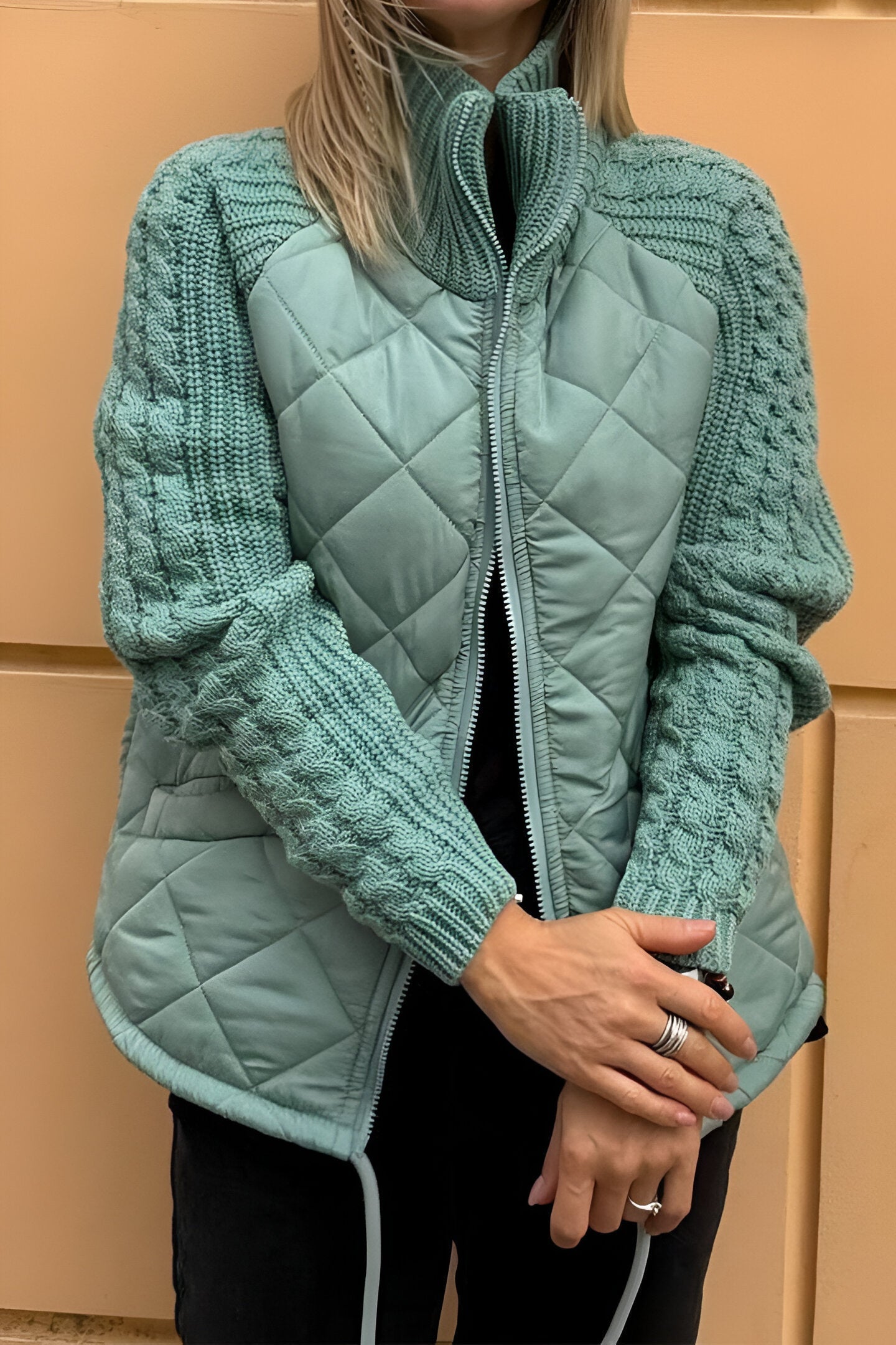 Therese | Zipfeljacke aus Patchwork-Strick