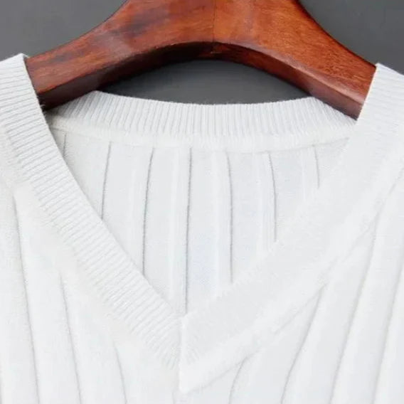 Oakson V-Ausschnitt T-Shirt