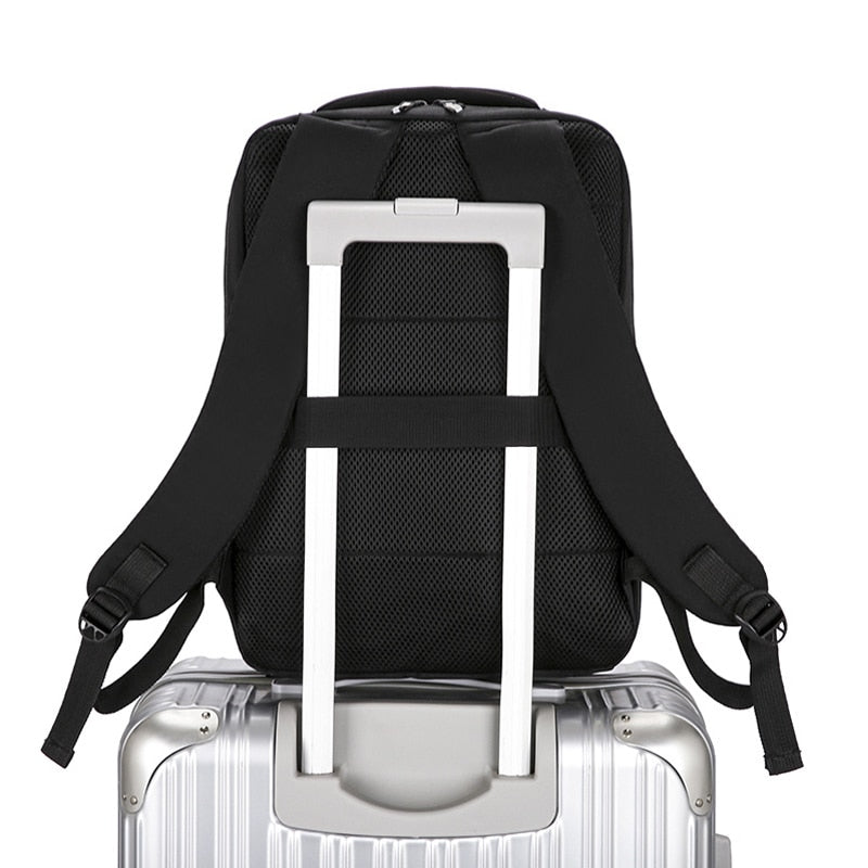 Wasserdichter Multifunktions-Hartschalen-Rucksack + USB-Ladung