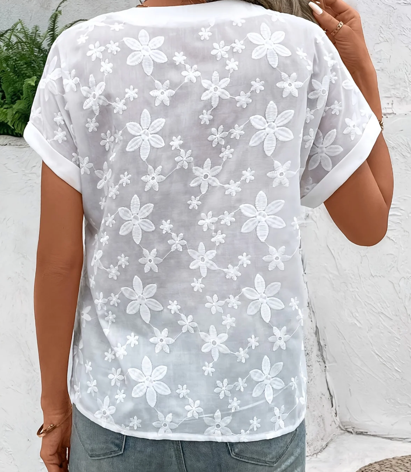 Daisy | Bluse mit bestickten Knöpfen