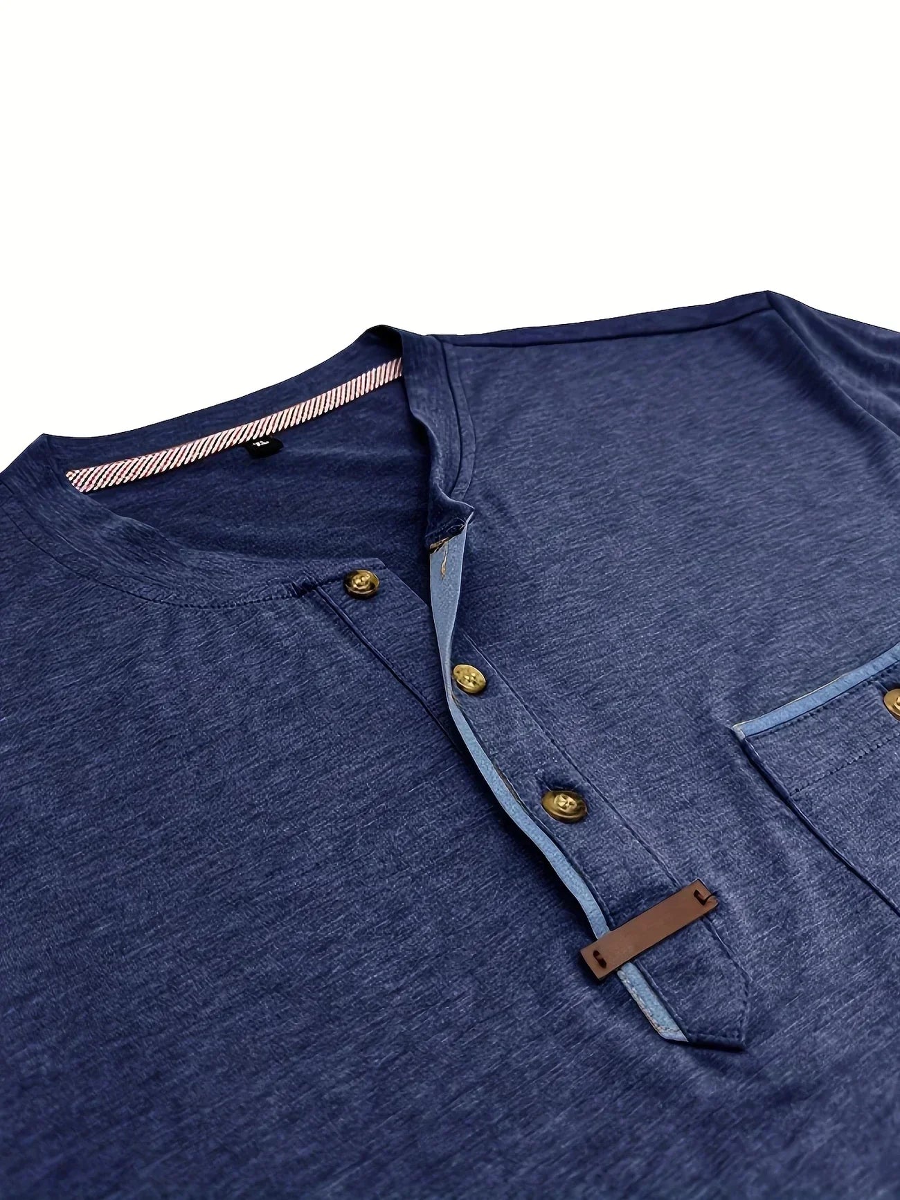 Saxon - Elegantes Rundhals-T-Shirt mit Tasche